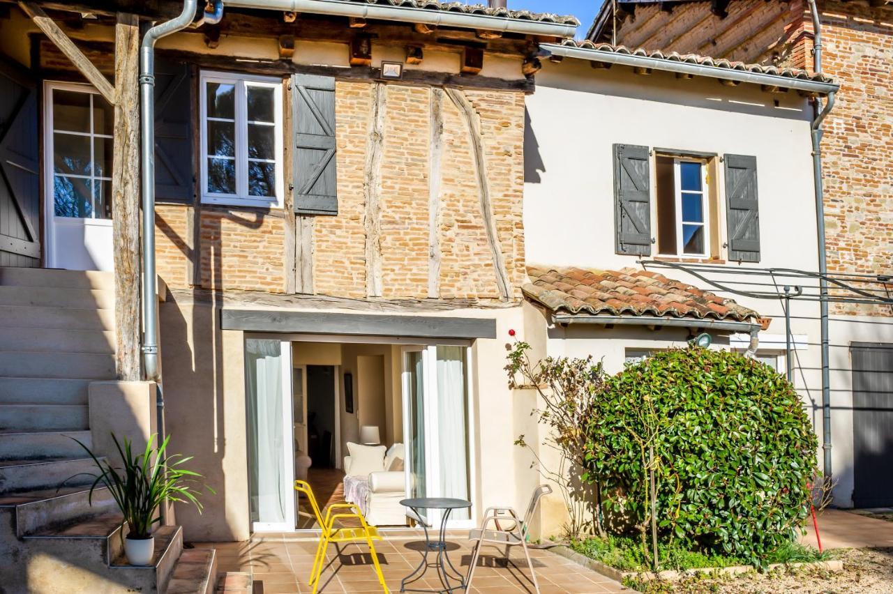 ¨Gite Du Cafe Suquet Giroussens Exterior photo